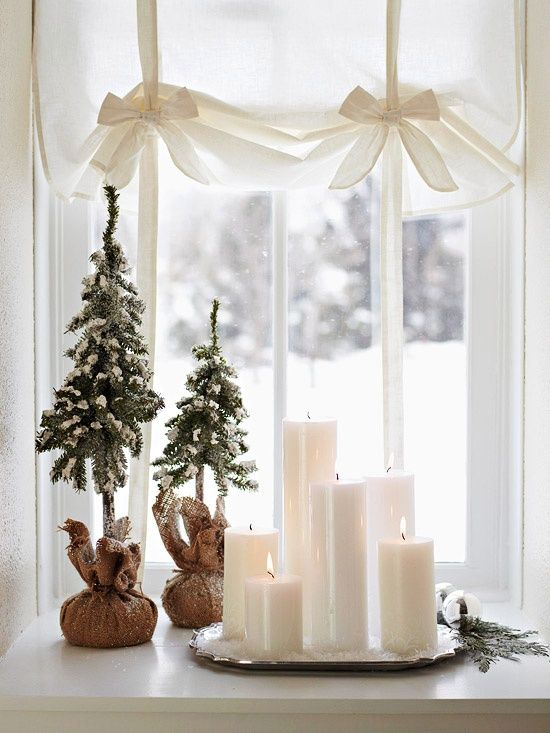 finestra-illuminata-dallo-shabby-per-Natale